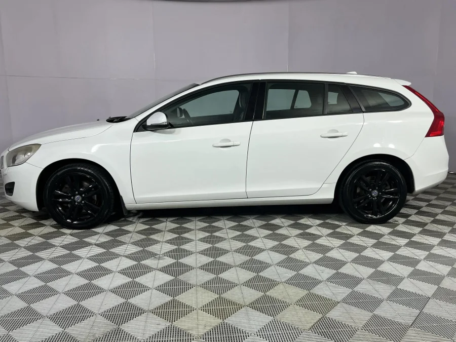 Used 2012 Volvo V60 D3 Elite auto - WeBuyCars Epping Used 2012 Volvo V60 D3 Elite auto - WeBuyCars Epping