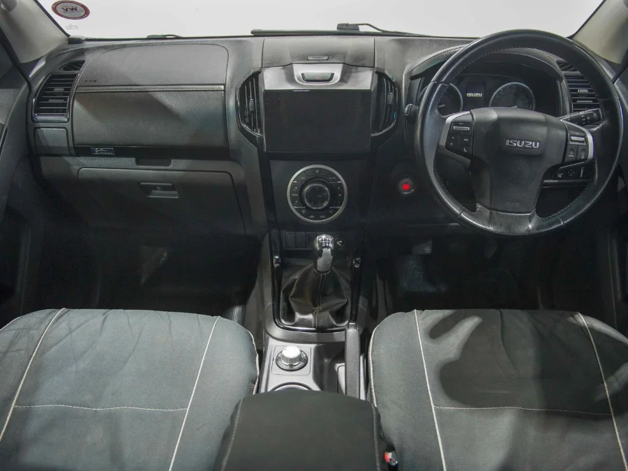 Used 2020 Isuzu D-Max 300 3.0TD double cab 4x4 LX - Exclusive Auto