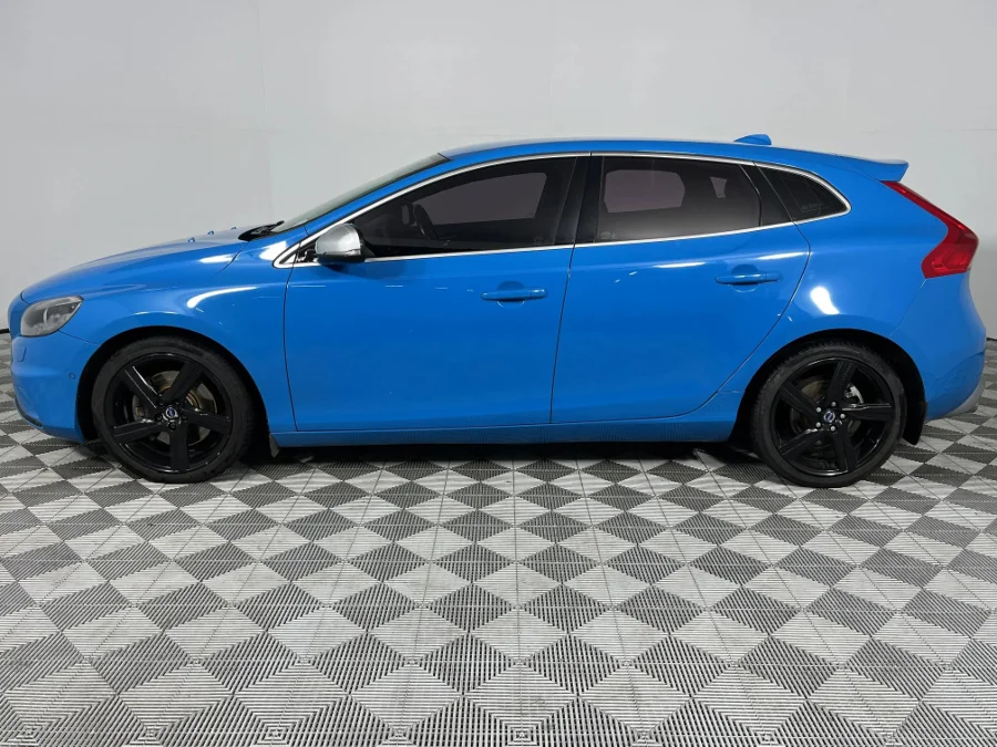 Used 2015 Volvo V40 T5 R-Design - WeBuyCars Richmond Used 2015 Volvo V40 T5 R-Design - WeBuyCars Richmond