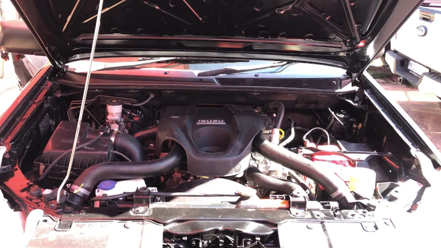 Used 2019 Isuzu D-Max 250 double cab X-Rider - Cars Gold