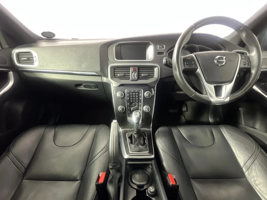Used 2018 Volvo V40 Cross Country D3 Inscription - WeBuyCars Silverlakes Used 2018 Volvo V40 Cross Country D3 Inscription - WeBuyCars Silverlakes