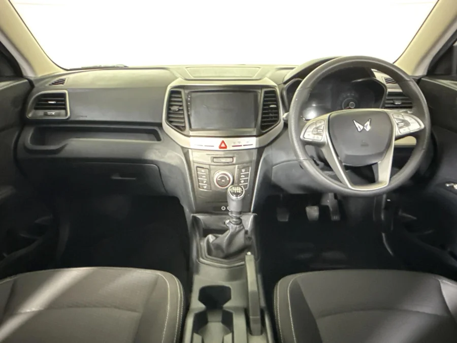 Used 2023 Mahindra XUV300 1.2T W8 - WeBuyCars Midstream Used 2023 Mahindra XUV300 1.2T W8 - WeBuyCars Midstream
