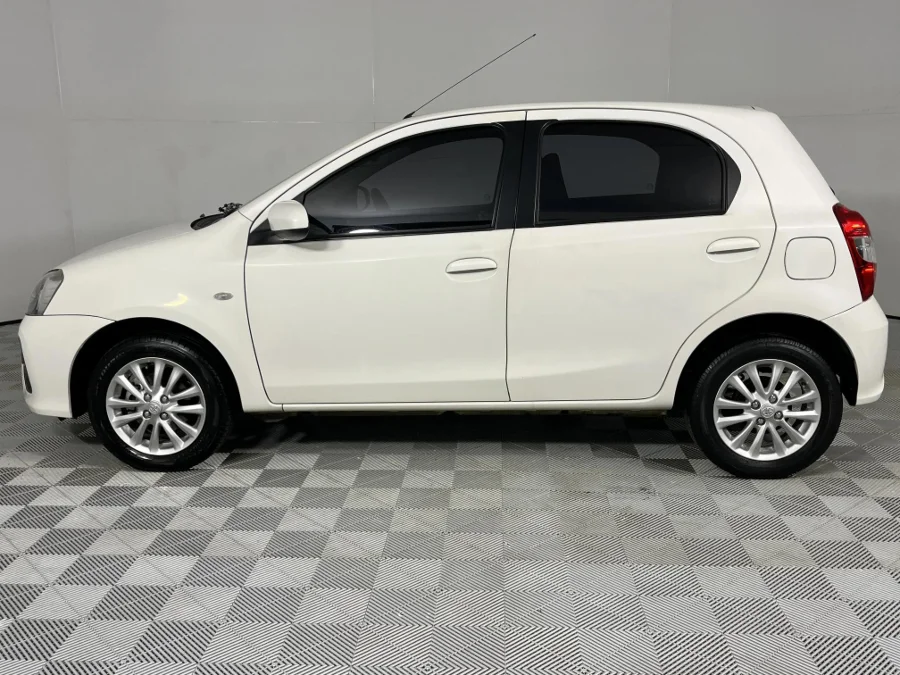 Used 2017 Toyota Etios sedan 1.5 Sprint - WeBuyCars Silverlakes Used 2017 Toyota Etios sedan 1.5 Sprint - WeBuyCars Silverlakes