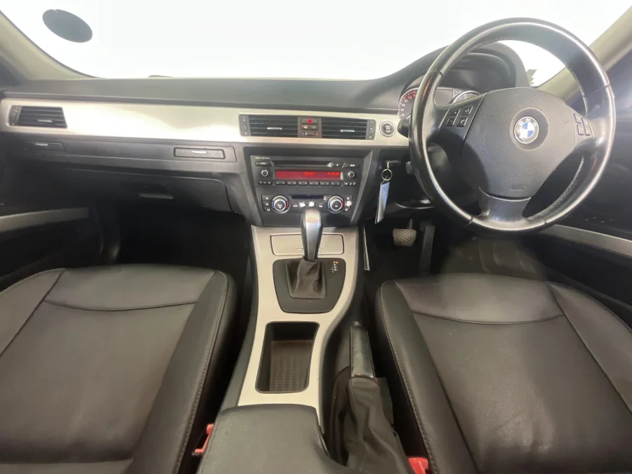 Used 2011 BMW 3 Series 320i auto - WeBuyCars Riverhorse Used 2011 BMW 3 Series 320i auto - WeBuyCars Riverhorse