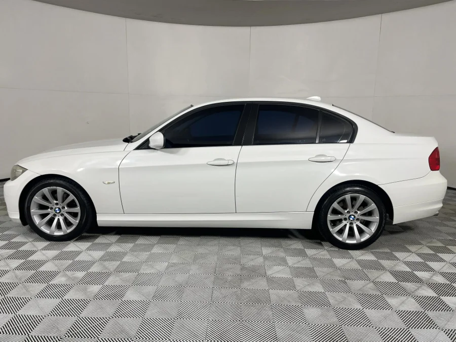 Used 2011 BMW 3 Series 320i auto - WeBuyCars Riverhorse Used 2011 BMW 3 Series 320i auto - WeBuyCars Riverhorse