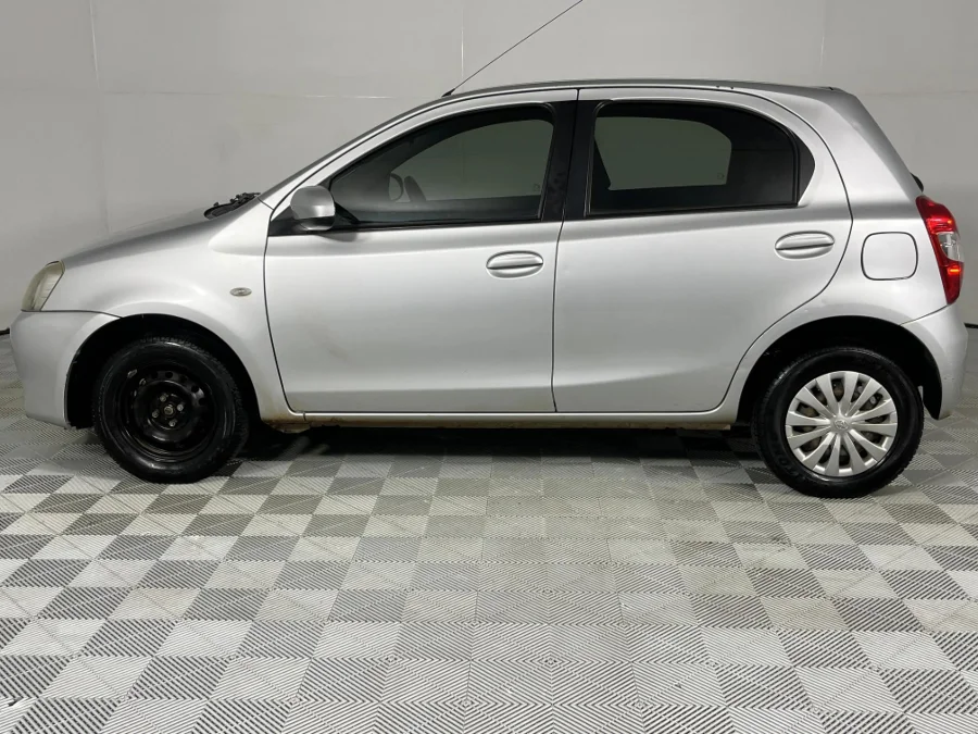 Used 2014 Toyota Etios hatch 1.5 Sprint - WeBuyCars Silverlakes Used 2014 Toyota Etios hatch 1.5 Sprint - WeBuyCars Silverlakes