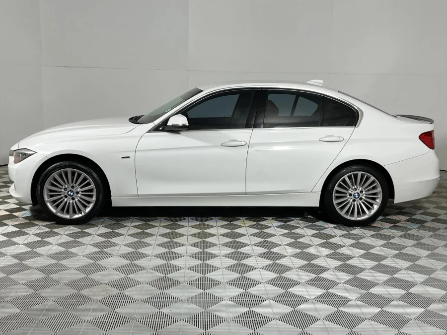 Used 2013 BMW 3 Series 320i Luxury sports-auto - WeBuyCars Germiston Used 2013 BMW 3 Series 320i Luxury sports-auto - WeBuyCars Germiston