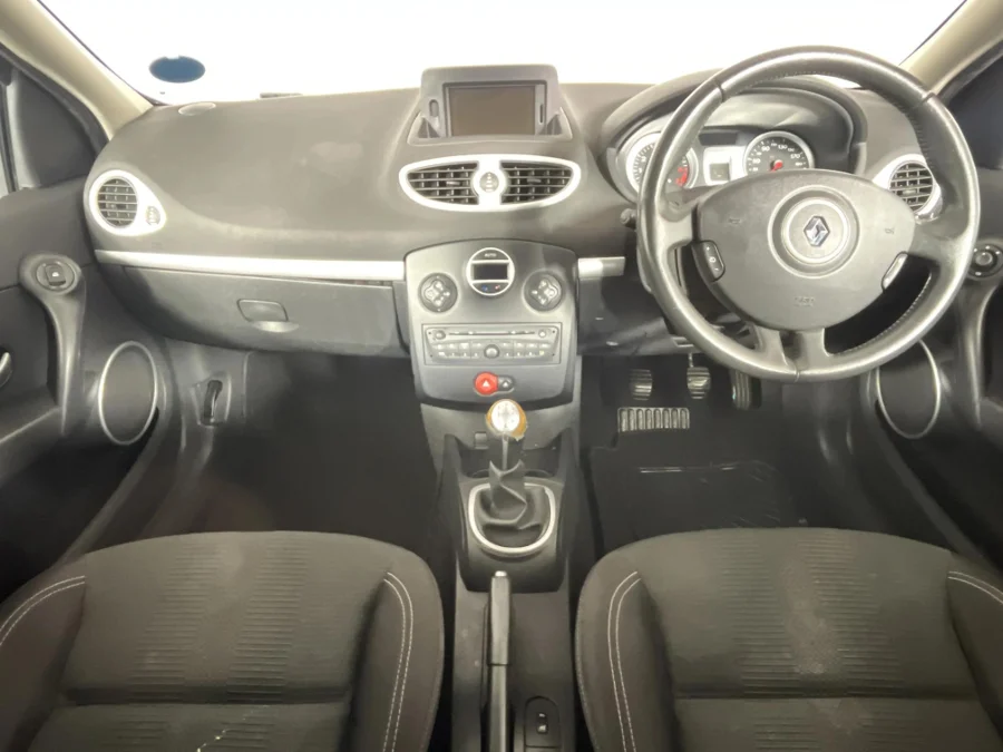 Used 2010 Renault Clio 1.6 Dynamique - WeBuyCars Richmond Used 2010 Renault Clio 1.6 Dynamique - WeBuyCars Richmond
