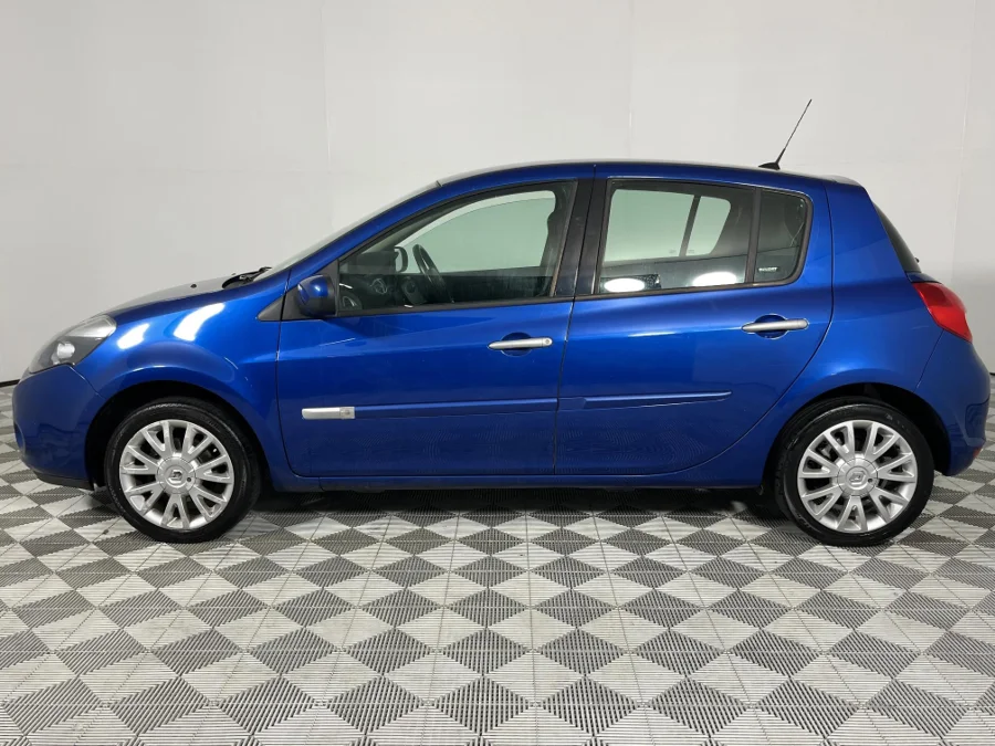 Used 2010 Renault Clio 1.6 Dynamique - WeBuyCars Richmond Used 2010 Renault Clio 1.6 Dynamique - WeBuyCars Richmond