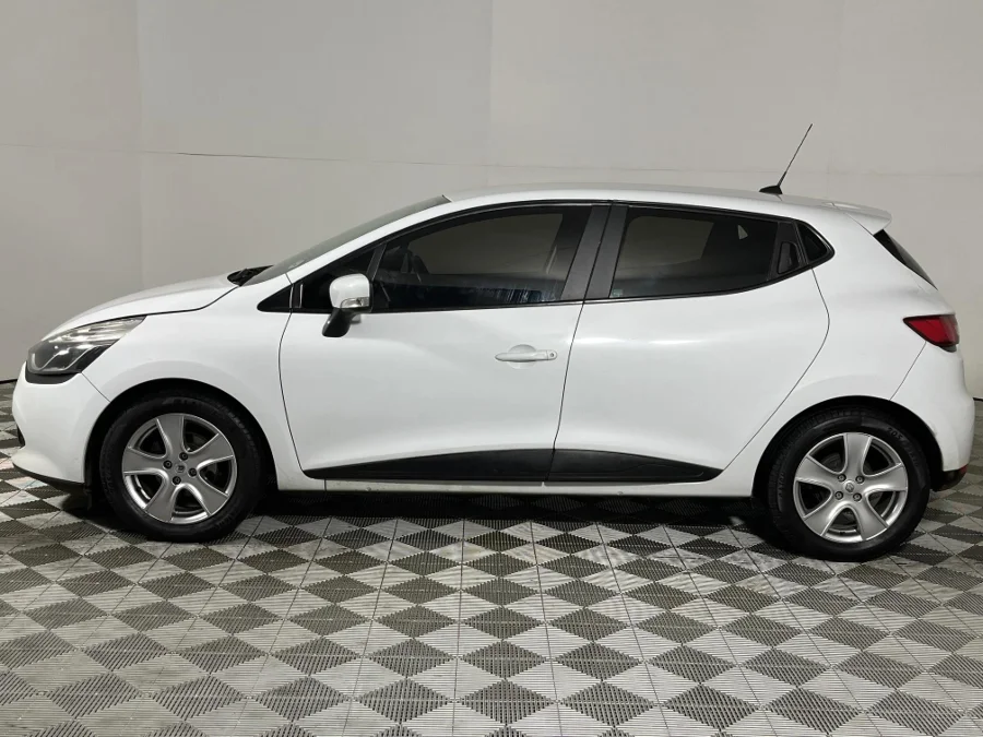 Used 2015 Renault Clio 66kW turbo Expression - WeBuyCars Germiston Used 2015 Renault Clio 66kW turbo Expression - WeBuyCars Germiston