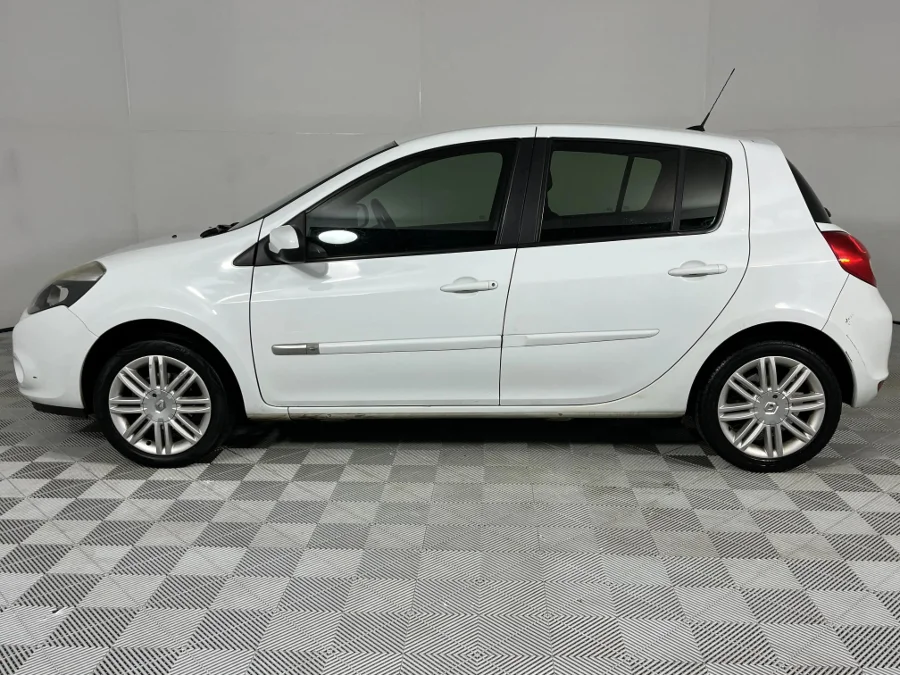 Used 2012 Renault Clio 1.6 Avantage - WeBuyCars Silverlakes Used 2012 Renault Clio 1.6 Avantage - WeBuyCars Silverlakes
