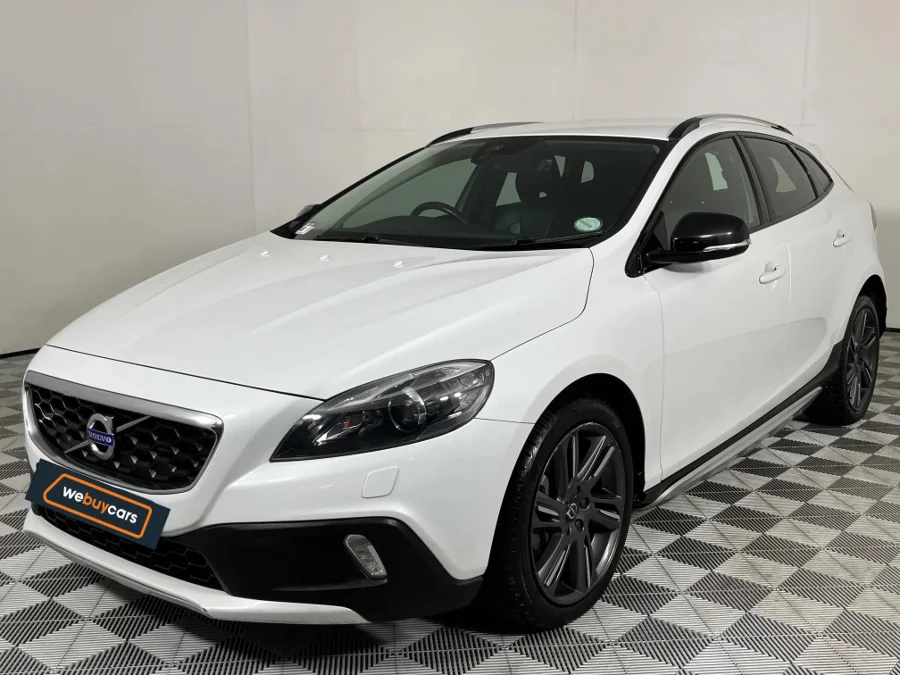 Used 2015 Volvo V40 Cross Country D3 Elite - WeBuyCars The Dome Used 2015 Volvo V40 Cross Country D3 Elite - WeBuyCars The Dome