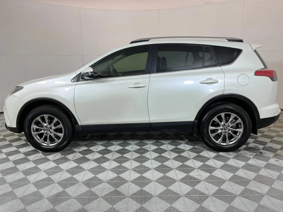 Used 2016 Toyota RAV4 2.2D-4D AWD VX - WeBuyCars Silverlakes