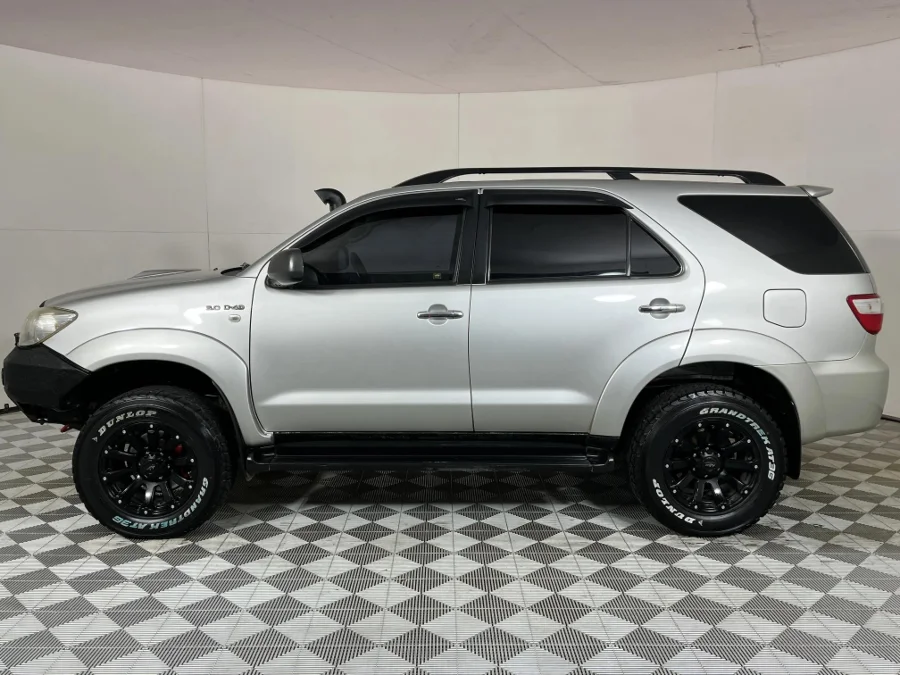 Used 2011 Toyota Fortuner 3.0D-4D 4x4 - WeBuyCars JHB South Used 2011 Toyota Fortuner 3.0D-4D 4x4 - WeBuyCars JHB South