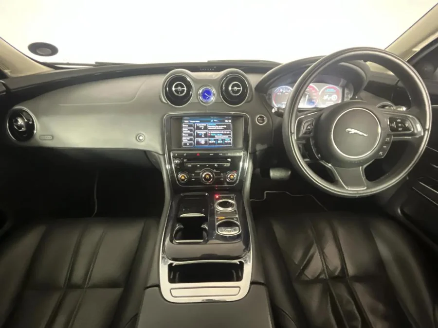 Used 2013 Jaguar XJ 3.0 Supercharged Premium Luxury - WeBuyCars Gqeberha