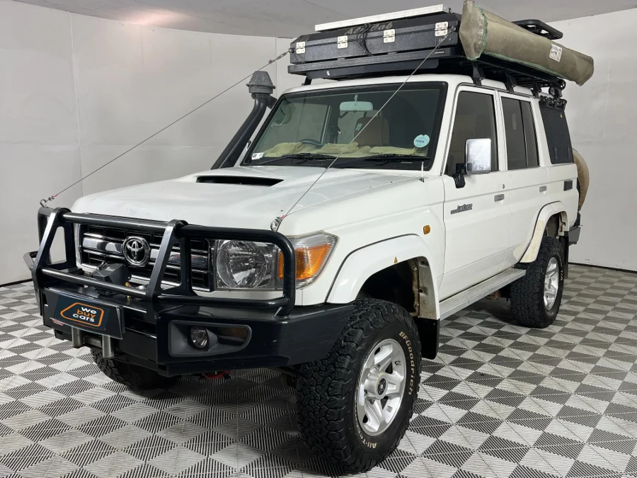 Used 2015 Toyota Land Cruiser 76 4.5D-4D V8 station wagon LX - WeBuyCars The Dome