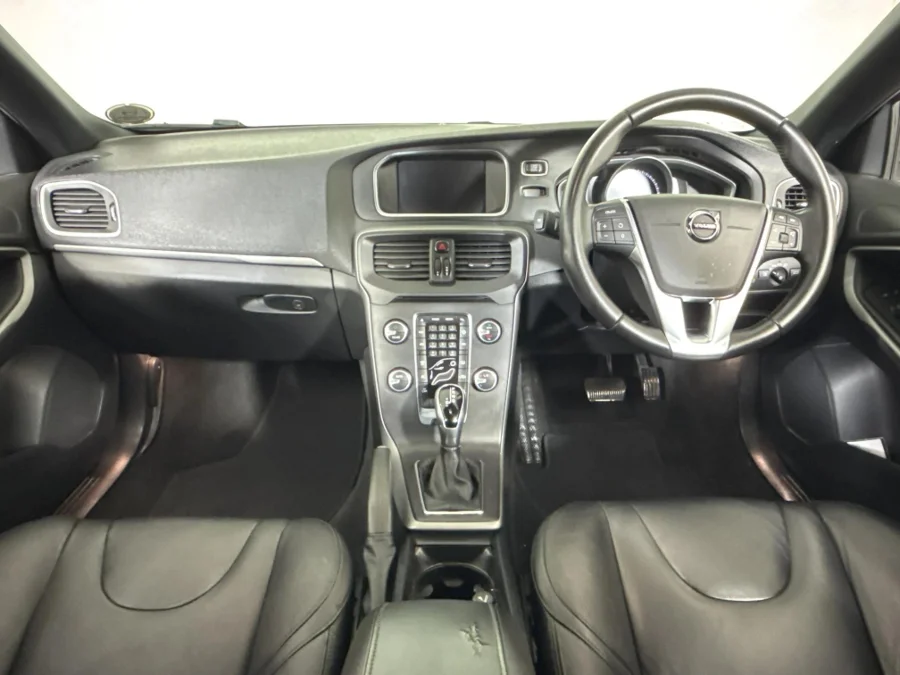 Used 2019 Volvo V40 T2 Kinetic - WeBuyCars Midstream Used 2019 Volvo V40 T2 Kinetic - WeBuyCars Midstream