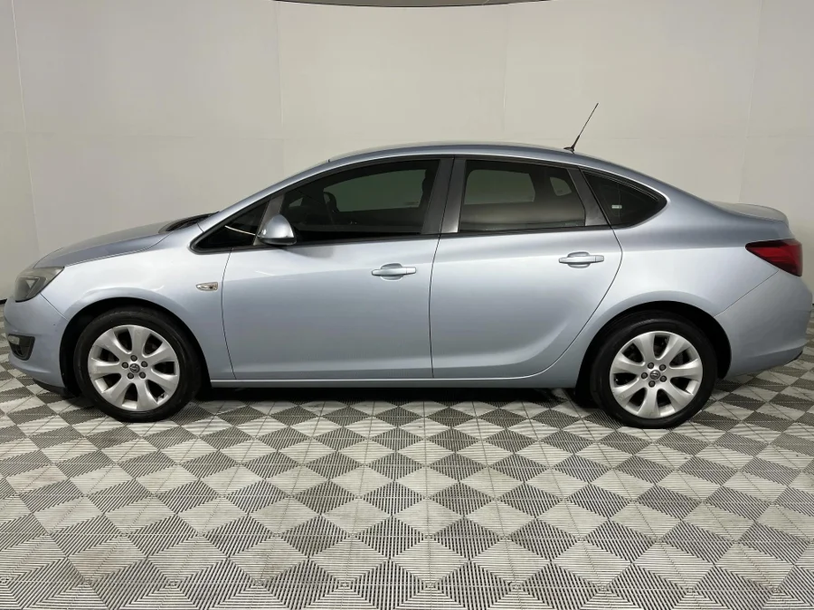 Used 2014 Opel Astra sedan 1.4 Turbo Essentia - WeBuyCars Richmond Used 2014 Opel Astra sedan 1.4 Turbo Essentia - WeBuyCars Richmond