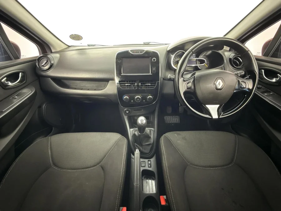 Used 2013 Renault Clio 66kW turbo Expression - WeBuyCars Vereeniging Used 2013 Renault Clio 66kW turbo Expression - WeBuyCars Vereeniging