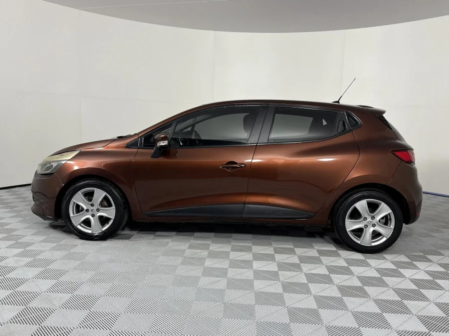 Used 2013 Renault Clio 66kW turbo Expression - WeBuyCars Vereeniging Used 2013 Renault Clio 66kW turbo Expression - WeBuyCars Vereeniging