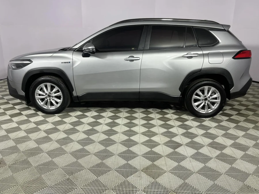 Used 2022 Toyota Corolla Cross 1.8 Hybrid XS - WeBuyCars Durban