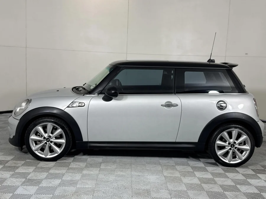 Used 2013 MINI Hatch Cooper S - WeBuyCars Midstream