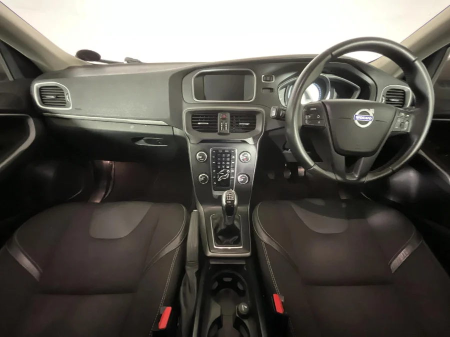 Used 2016 Volvo V40 D2 Kinetic - WeBuyCars Germiston Used 2016 Volvo V40 D2 Kinetic - WeBuyCars Germiston