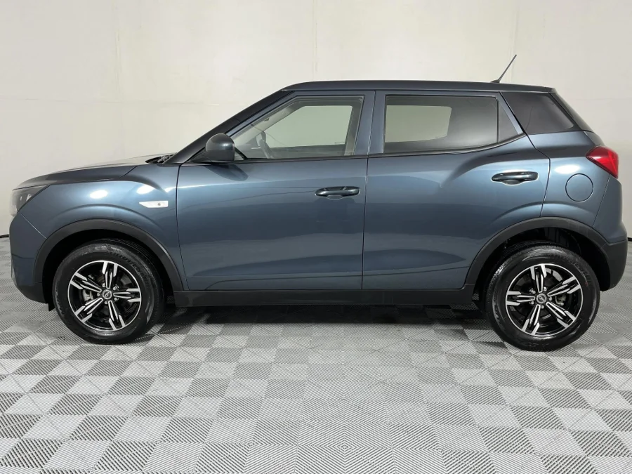 Used 2023 Mahindra XUV300 1.2T W6 - WeBuyCars The Dome Used 2023 Mahindra XUV300 1.2T W6 - WeBuyCars The Dome