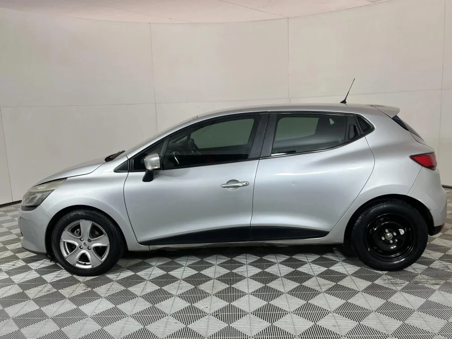 Used 2016 Renault Clio 66kW turbo Authentique - WeBuyCars JHB South Used 2016 Renault Clio 66kW turbo Authentique - WeBuyCars JHB South