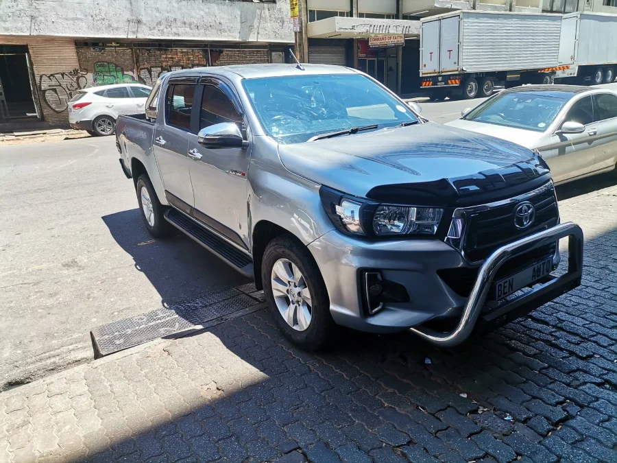 Used 2017 Toyota Hilux 2.8GD-6 4x4 Raider auto - Ben Auto Used 2017 Toyota Hilux 2.8GD-6 4x4 Raider auto - Ben Auto