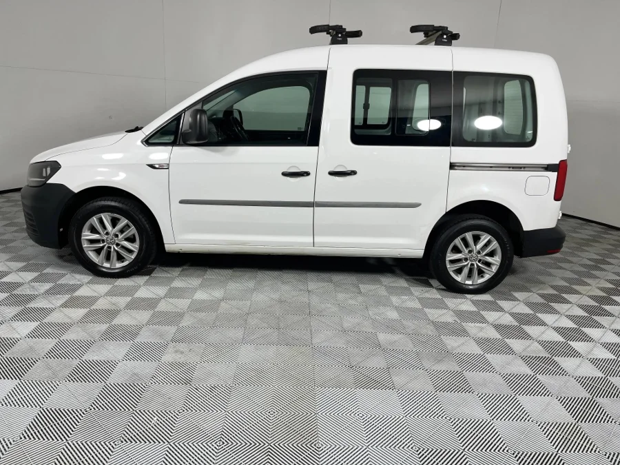 Used 2017 Volkswagen Caddy 1.6 crew bus - WeBuyCars Silverlakes Used 2017 Volkswagen Caddy 1.6 crew bus - WeBuyCars Silverlakes