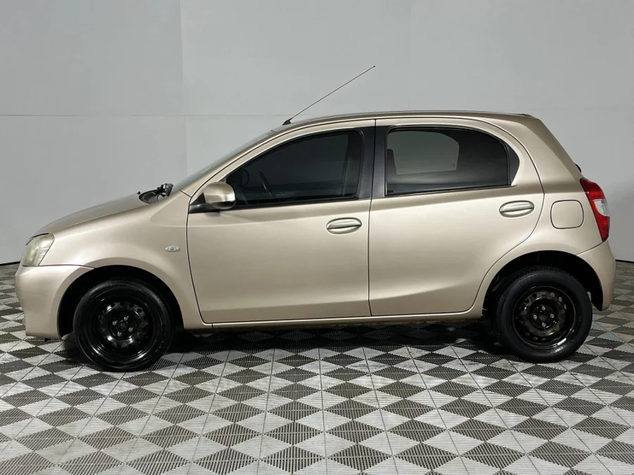 Used 2014 Toyota Etios hatch 1.5 Sprint - WeBuyCars Germiston Used 2014 Toyota Etios hatch 1.5 Sprint - WeBuyCars Germiston