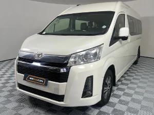 Used 2022 Toyota Quantum 2.8 SLWB bus 14-seater GL manual