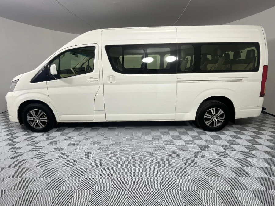 Used 2022 Toyota Quantum 2.8 SLWB bus 14-seater GL manual - WeBuyCars The Dome