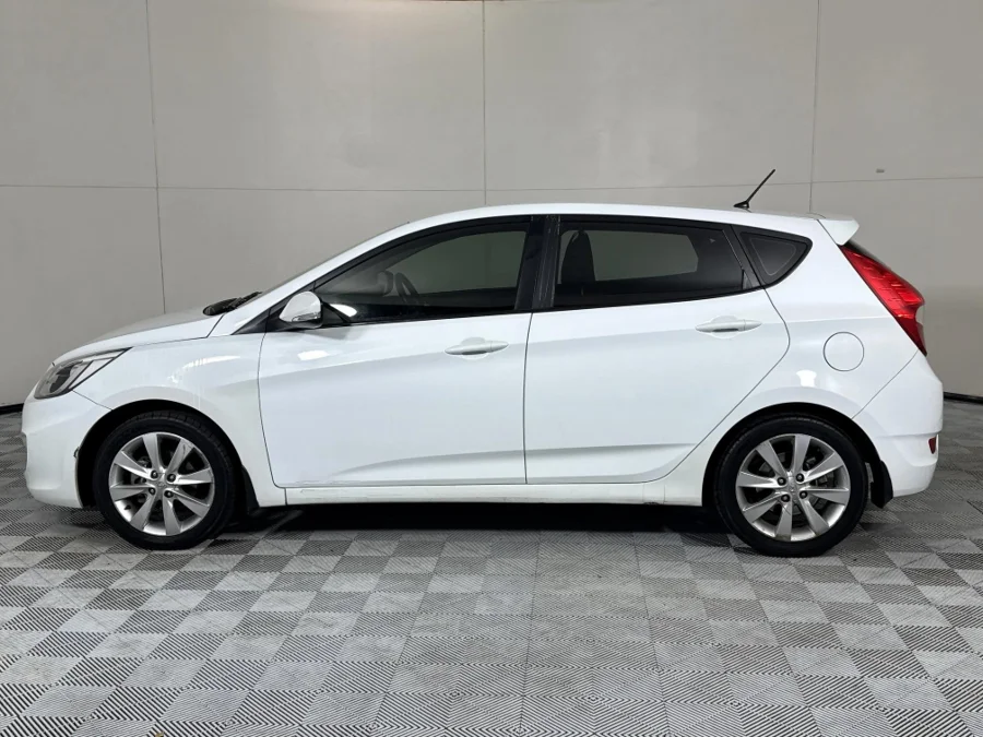Used 2016 Hyundai Accent hatch 1.6 Fluid - WeBuyCars Midstream Used 2016 Hyundai Accent hatch 1.6 Fluid - WeBuyCars Midstream