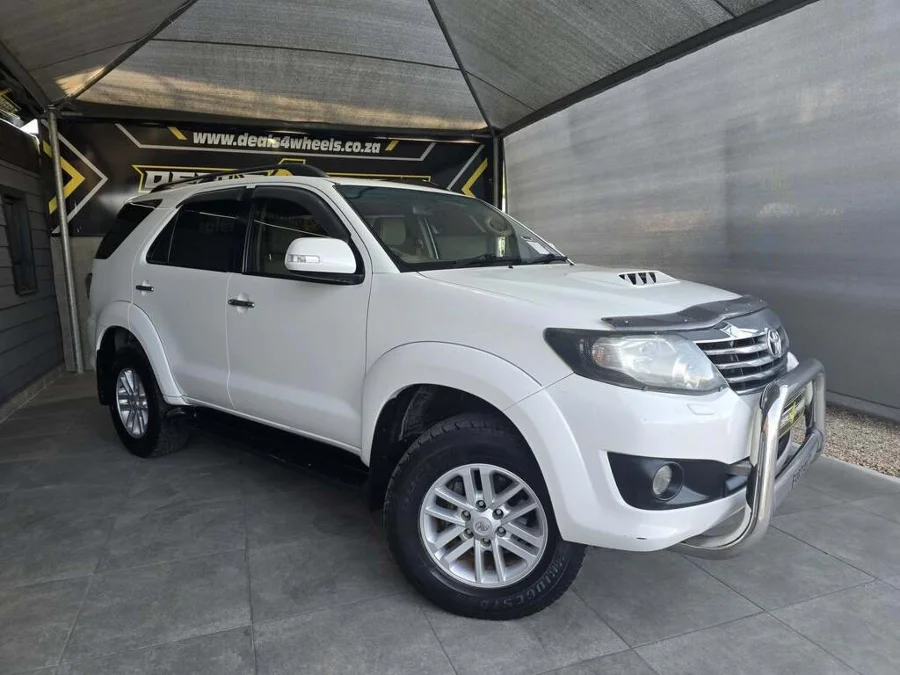 Used 2011 Toyota Fortuner 3.0D-4D 4x4 Limited - Deals 4 Wheels