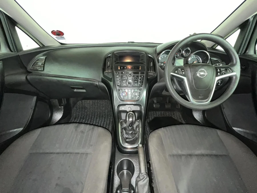 Used 2014 Opel Astra sedan 1.6 Essentia - WeBuyCars Germiston
