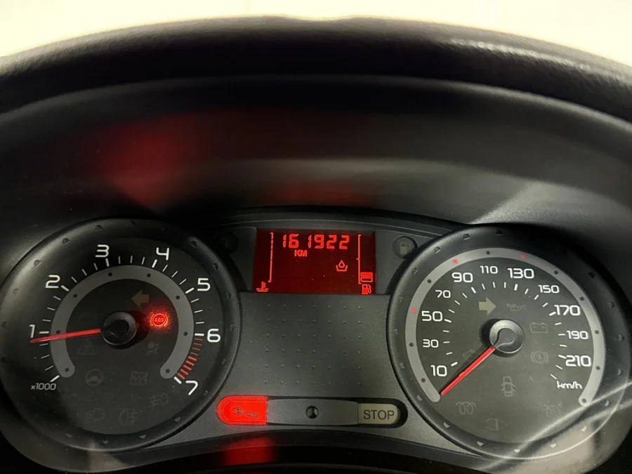 Used 2007 Renault Clio 1.4 Expression 5-door - WeBuyCars Midstream Used 2007 Renault Clio 1.4 Expression 5-door - WeBuyCars Midstream