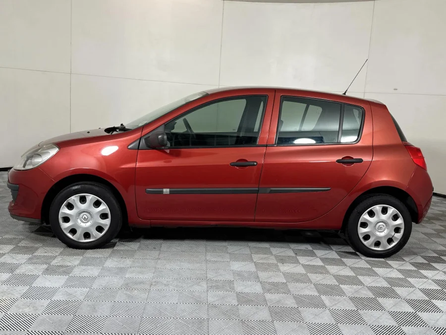 Used 2007 Renault Clio 1.4 Expression 5-door - WeBuyCars Midstream Used 2007 Renault Clio 1.4 Expression 5-door - WeBuyCars Midstream