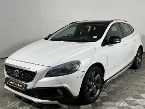 Used 2014 Volvo V40 Cross Country T4 Essential auto