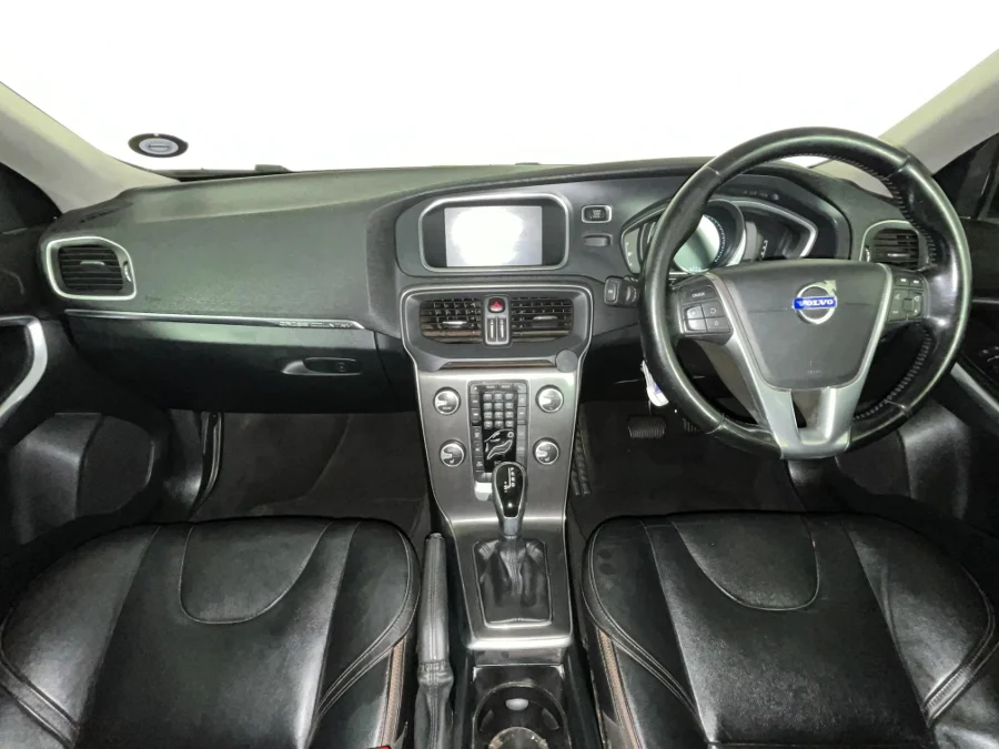 Used 2014 Volvo V40 Cross Country T4 Essential auto - WeBuyCars Germiston Used 2014 Volvo V40 Cross Country T4 Essential auto - WeBuyCars Germiston