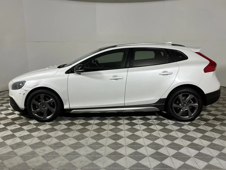 Used 2014 Volvo V40 Cross Country T4 Essential auto - WeBuyCars Germiston Used 2014 Volvo V40 Cross Country T4 Essential auto - WeBuyCars Germiston