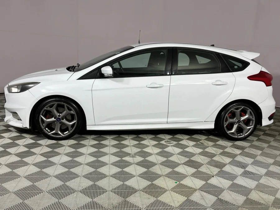 Used 2017 Ford Focus ST 3 - WeBuyCars Brackenfell Cape Town Used 2017 Ford Focus ST 3 - WeBuyCars Brackenfell Cape Town