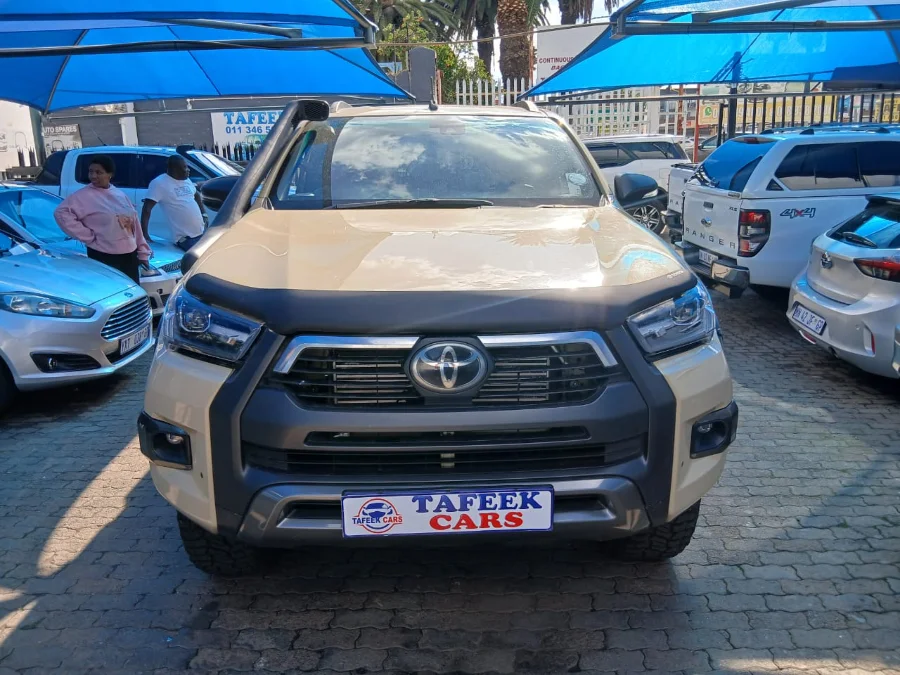 Used 2022 Toyota Hilux 2.8GD-6 double cab Legend auto - Tafeek Cars Used 2022 Toyota Hilux 2.8GD-6 double cab Legend auto - Tafeek Cars