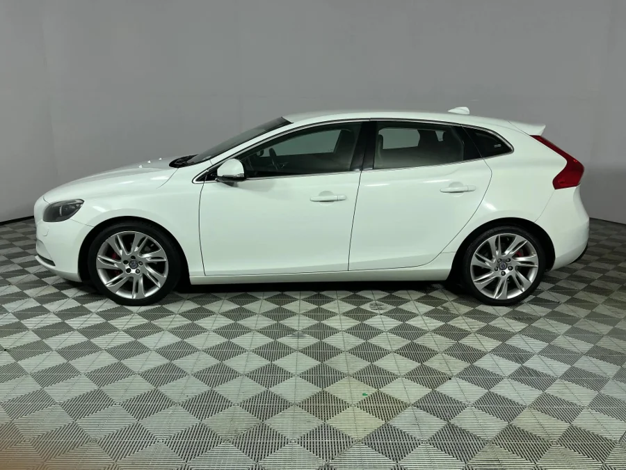 Used 2014 Volvo V40 T3 Excel - WeBuyCars Brackenfell Cape Town Used 2014 Volvo V40 T3 Excel - WeBuyCars Brackenfell Cape Town