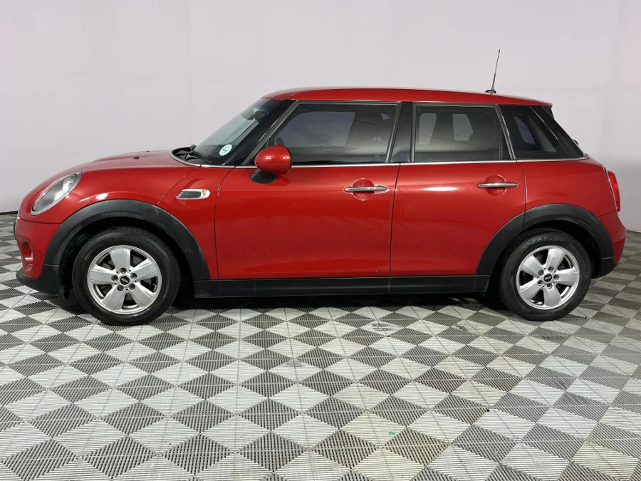 Used 2016 MINI Hatch One Hatch 3-door - WeBuyCars Brackenfell Cape Town Used 2016 MINI Hatch One Hatch 3-door - WeBuyCars Brackenfell Cape Town