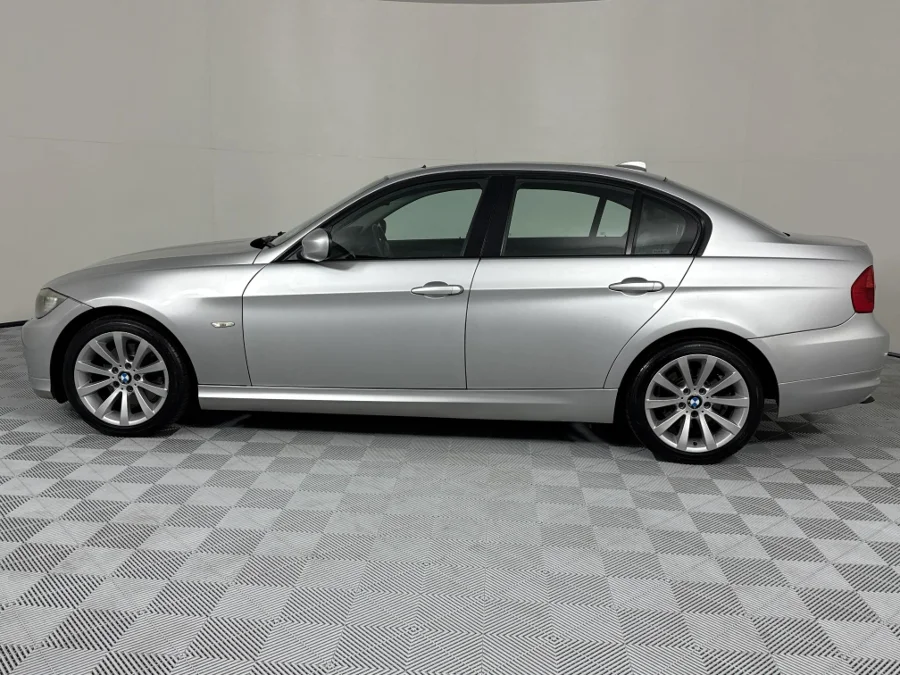 Used 2011 BMW 3 Series 320d Exclusive auto - WeBuyCars Vereeniging Used 2011 BMW 3 Series 320d Exclusive auto - WeBuyCars Vereeniging