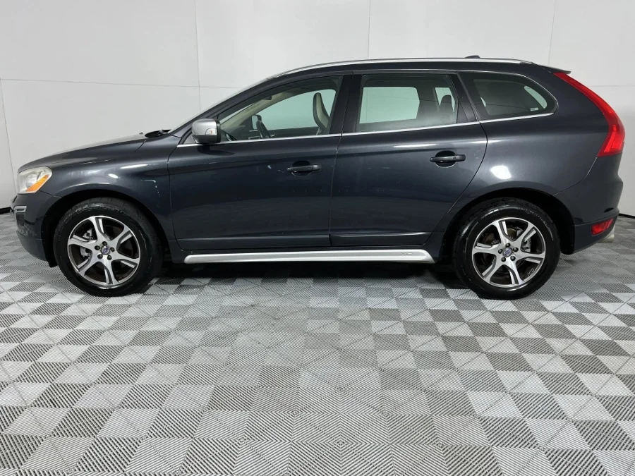 Used 2013 Volvo XC60 D5 AWD R-Design - WeBuycars East London Used 2013 Volvo XC60 D5 AWD R-Design - WeBuycars East London