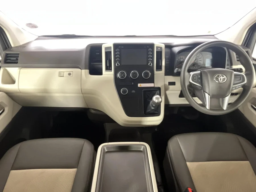 Used 2022 Toyota Quantum 2.8 LWB bus 11-seater GL - WeBuyCars The Dome