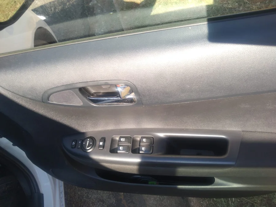 Used 2014 Hyundai i20 1.4 Fluid auto - Wariz Auto Used 2014 Hyundai i20 1.4 Fluid auto - Wariz Auto